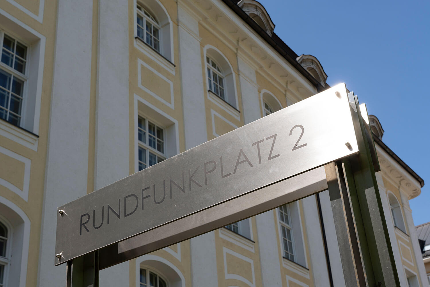 Rundfunkplatz 2 – der Firmensitz der AnschlussBahnProfis Ingenieurbüro GmbH